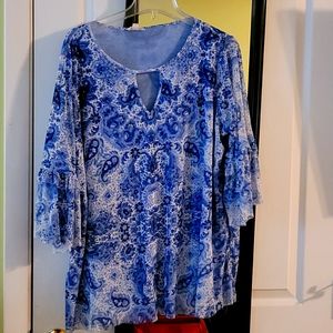 Jane and Delaney blue pasley top